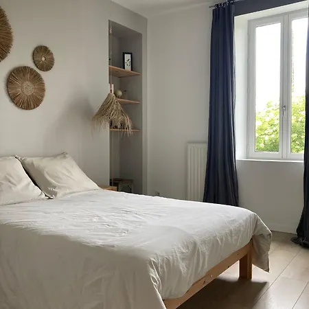 Holiday home Domaine De La Beurrerie, Piscine Naturelle Privee, 5 Chambres, Calme Absolu, 25mn Du Puy Dufou, 2 Attenants Pour Votre Confort